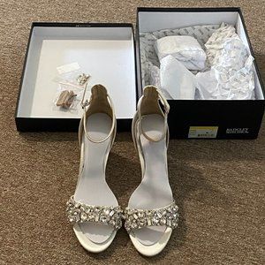 *NEVER USED Badgley Mischka Laraine Embellished Ankle Strap Sandal  - 9